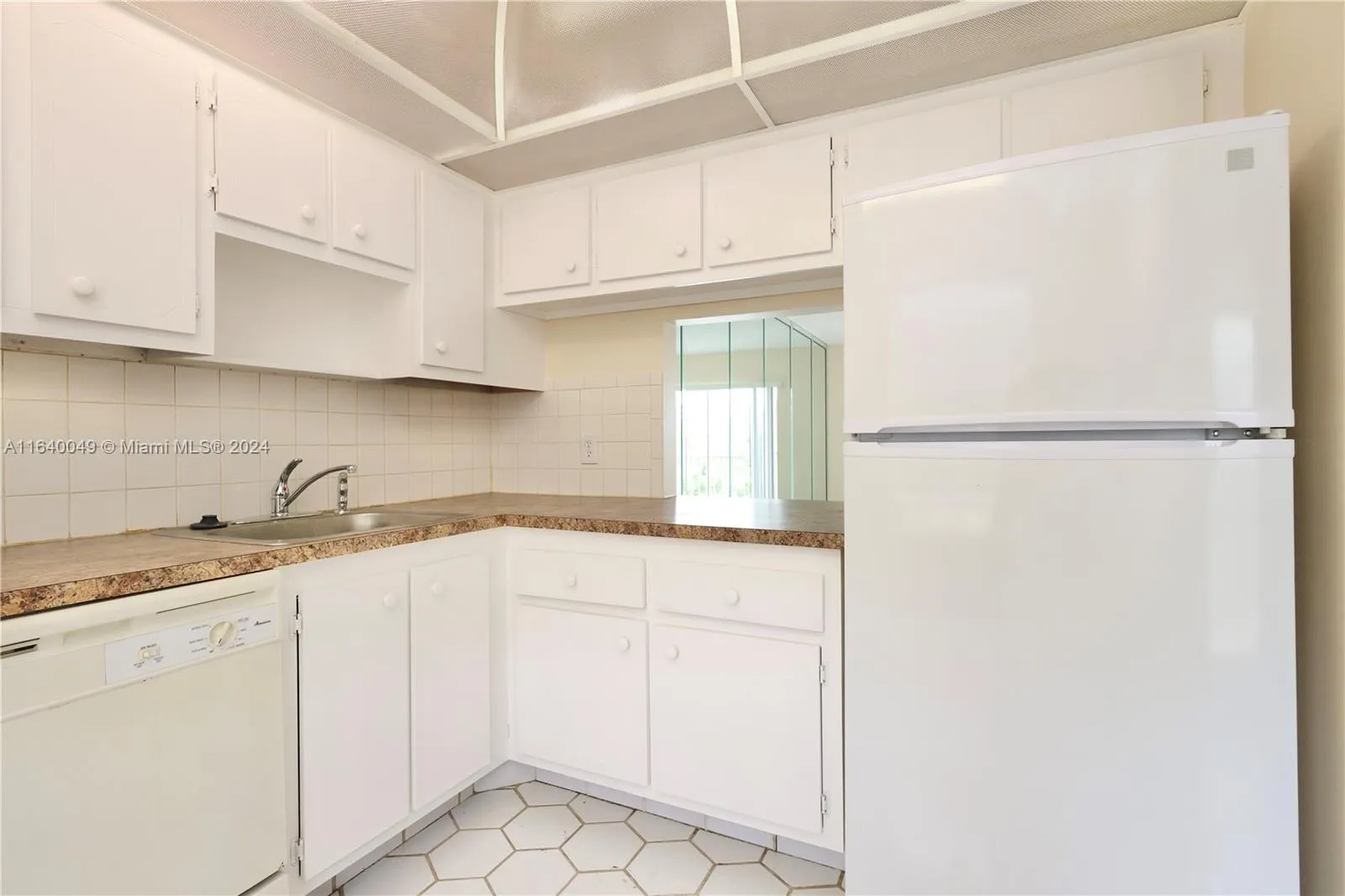 2 bedroom 2 bath for sale at 1040 Country Club Dr # 404, Margate FL 33063