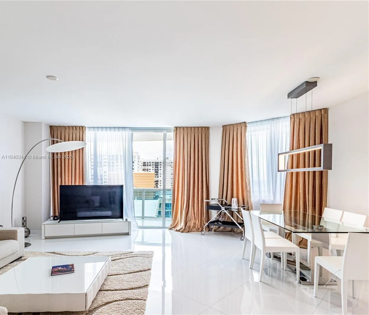 2711 S Ocean Dr # 1901, Hollywood FL 33019