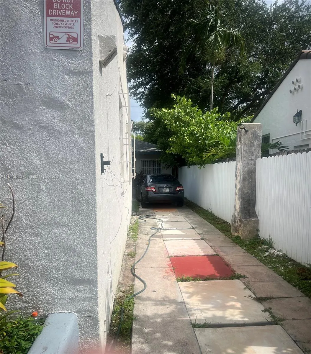 655 NE 80th St, Miami FL 33138