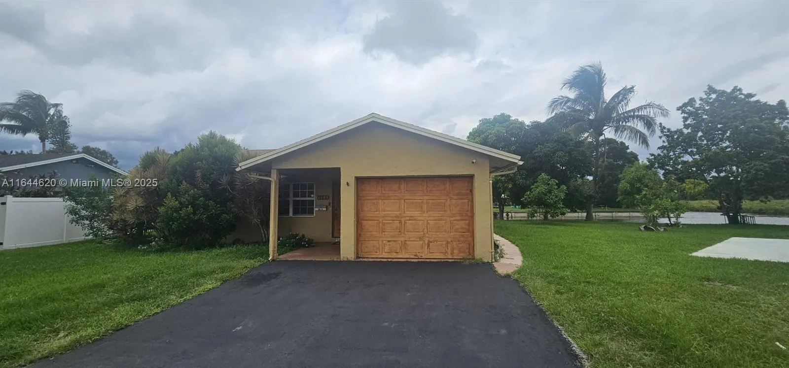 6605 NW 77th St, Tamarac FL 33321