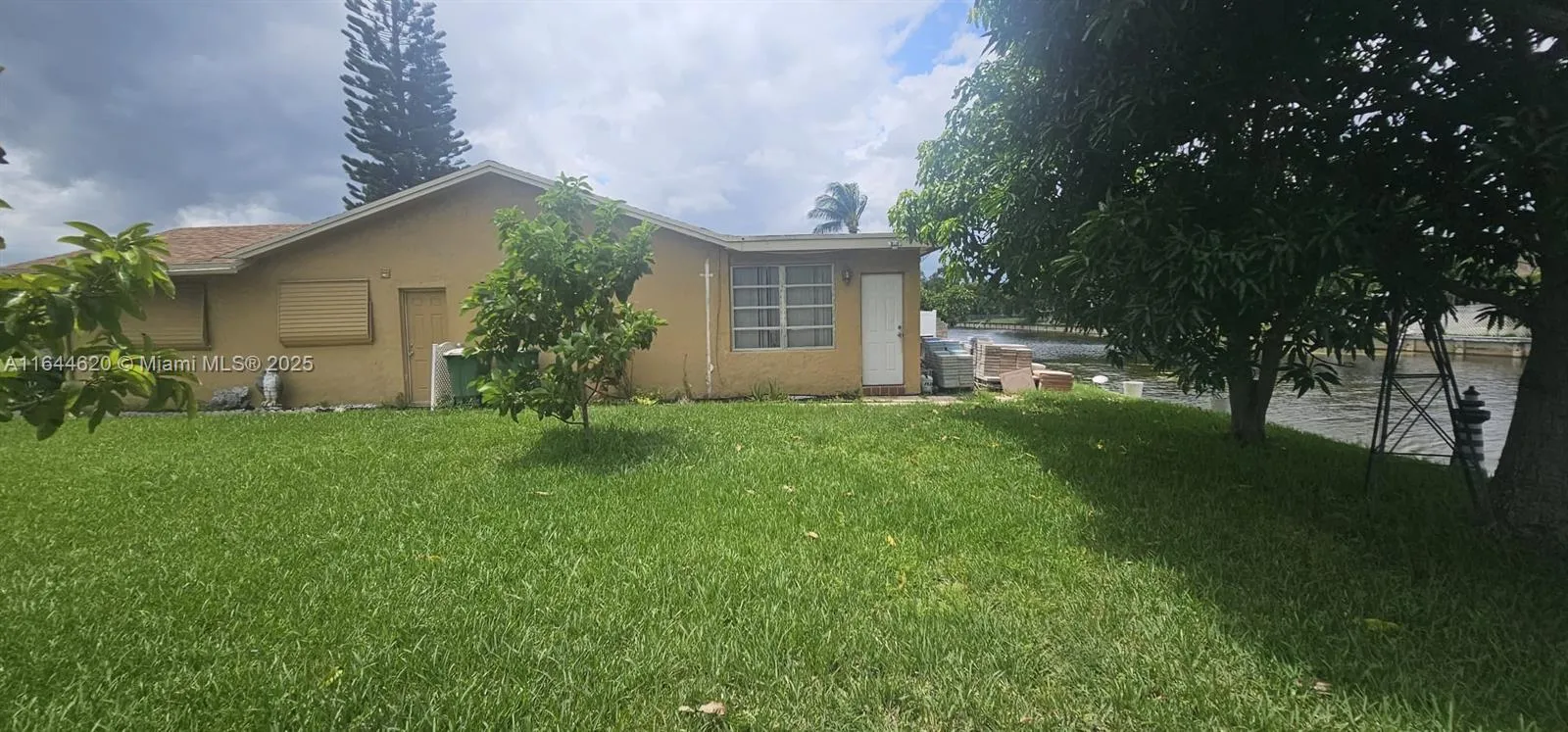 6605 NW 77th St, Tamarac FL 33321