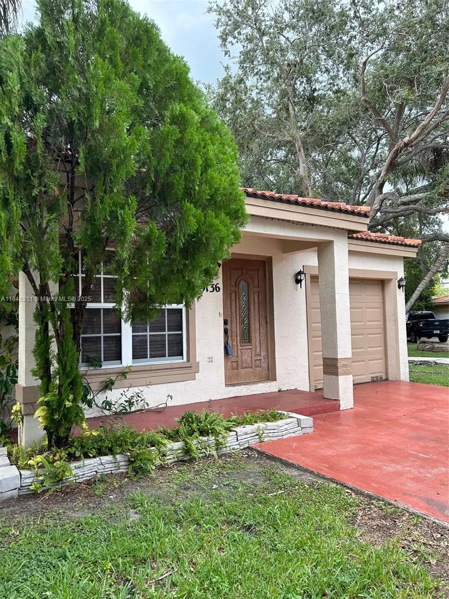 9136 NW 192nd Ter, Hialeah FL 33018