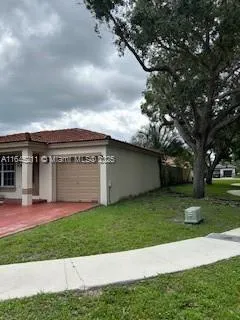 9136 NW 192nd Ter, Hialeah FL 33018