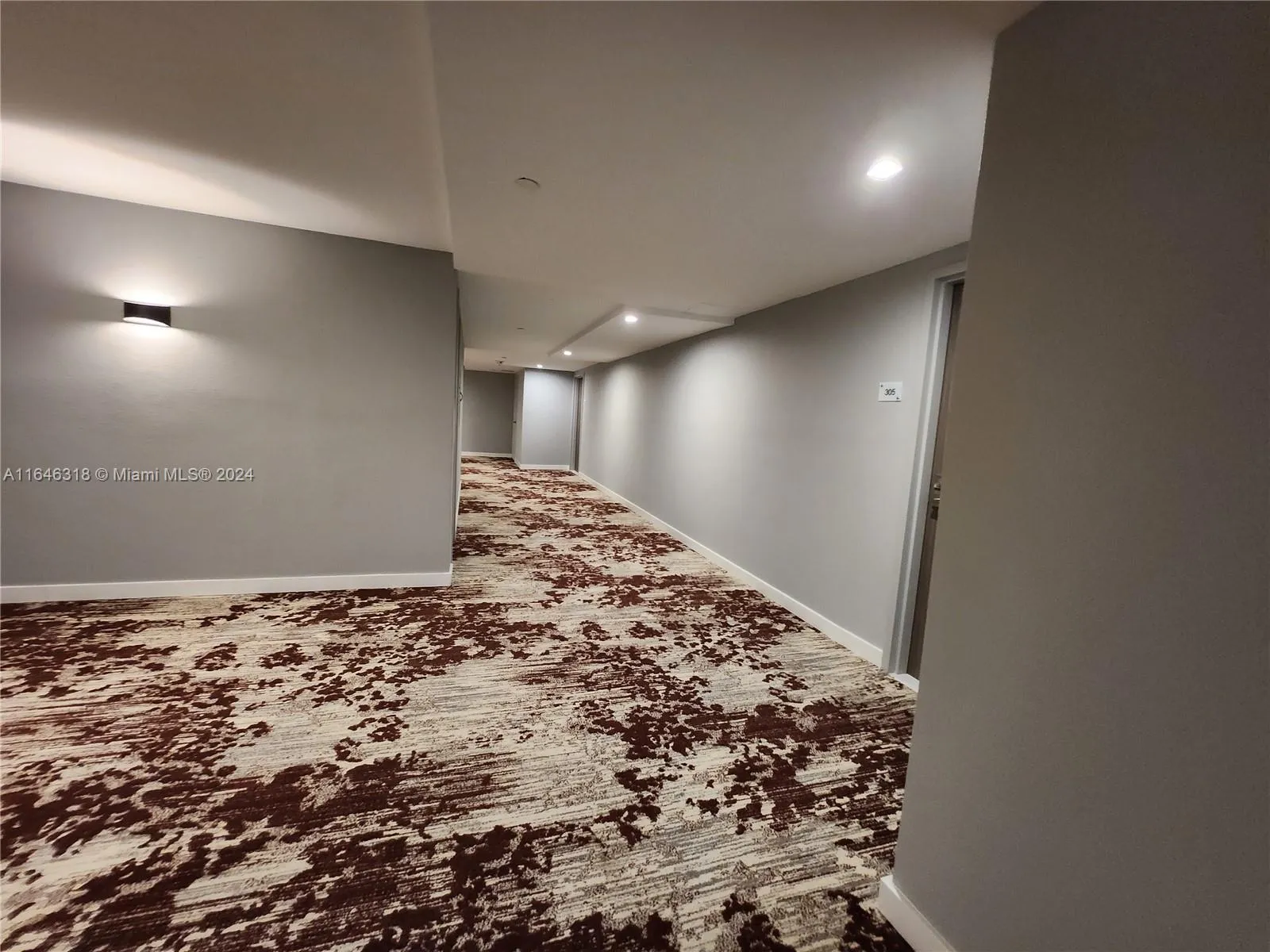2555 Collins Ave # 306, Miami Beach FL 33140