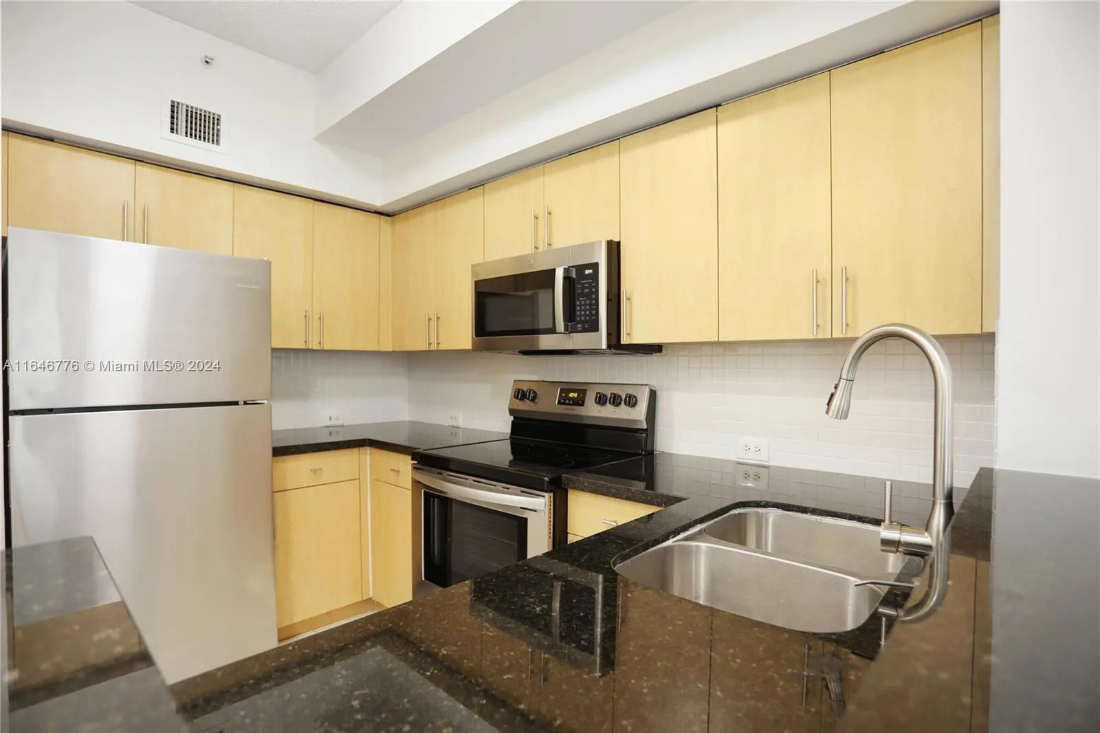 2941 NE 185th St # 1305, Miami FL 33180