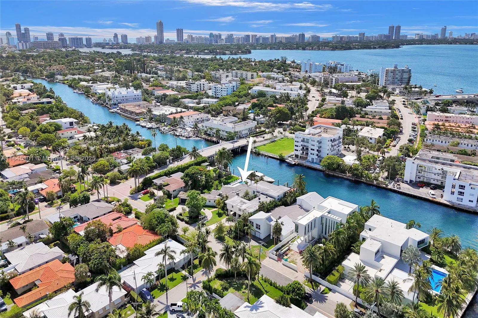 1020 S Shore Dr, Miami Beach FL 33141