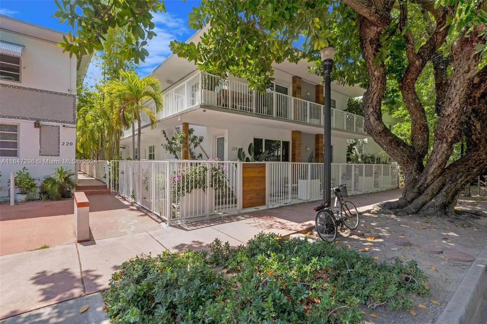 1 bedroom 1 bath for sale at 224 Meridian Ave # 6, Miami Beach FL 33139