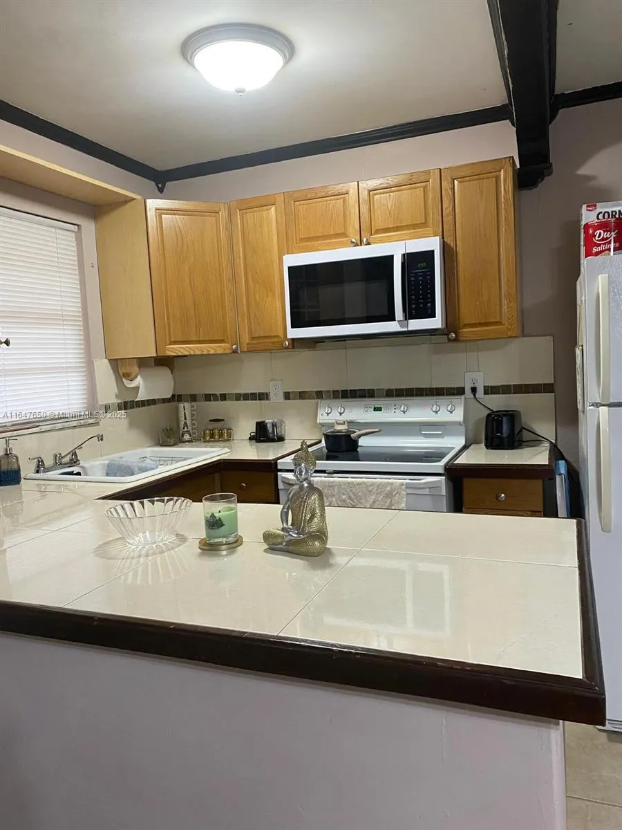 1 bedroom 1 bath for sale at 4050 NW 135th St # 1, Opa-Locka FL 33054