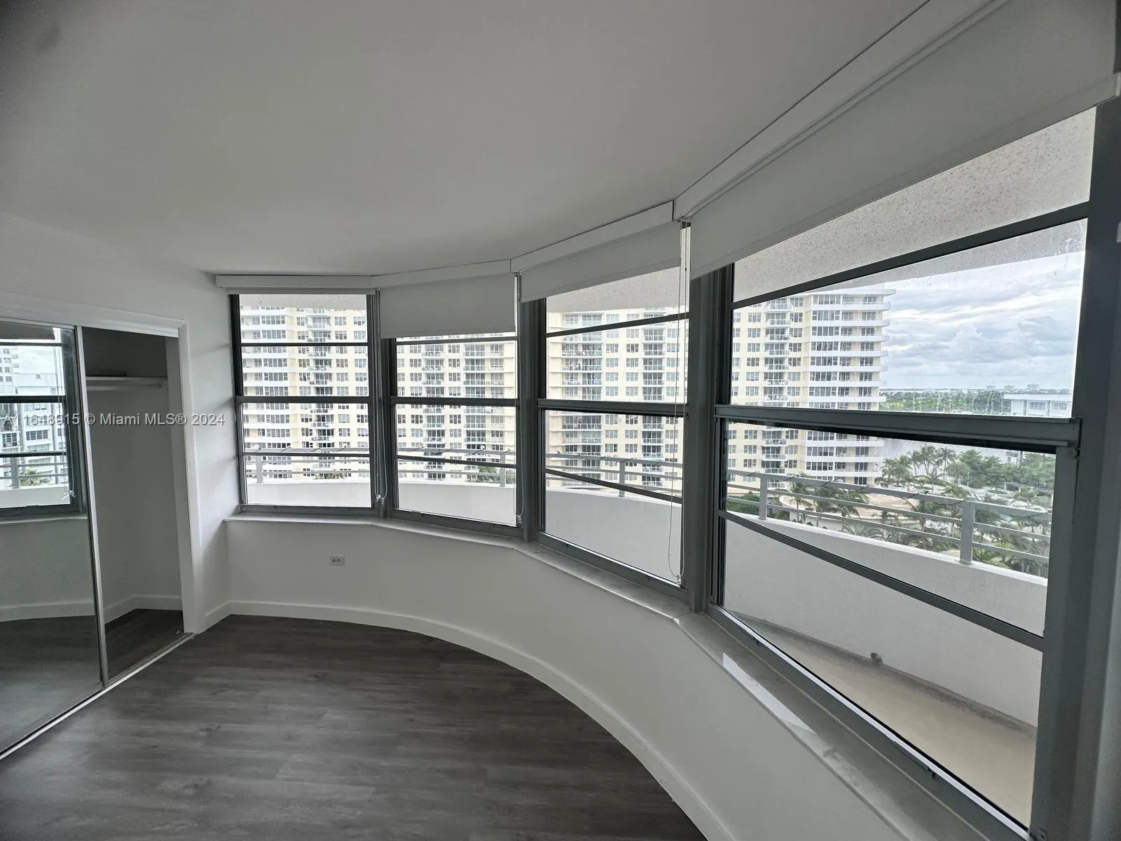 2 bedroom 2 bath for sale at 5555 Collins Ave # 10B, Miami Beach FL 33140