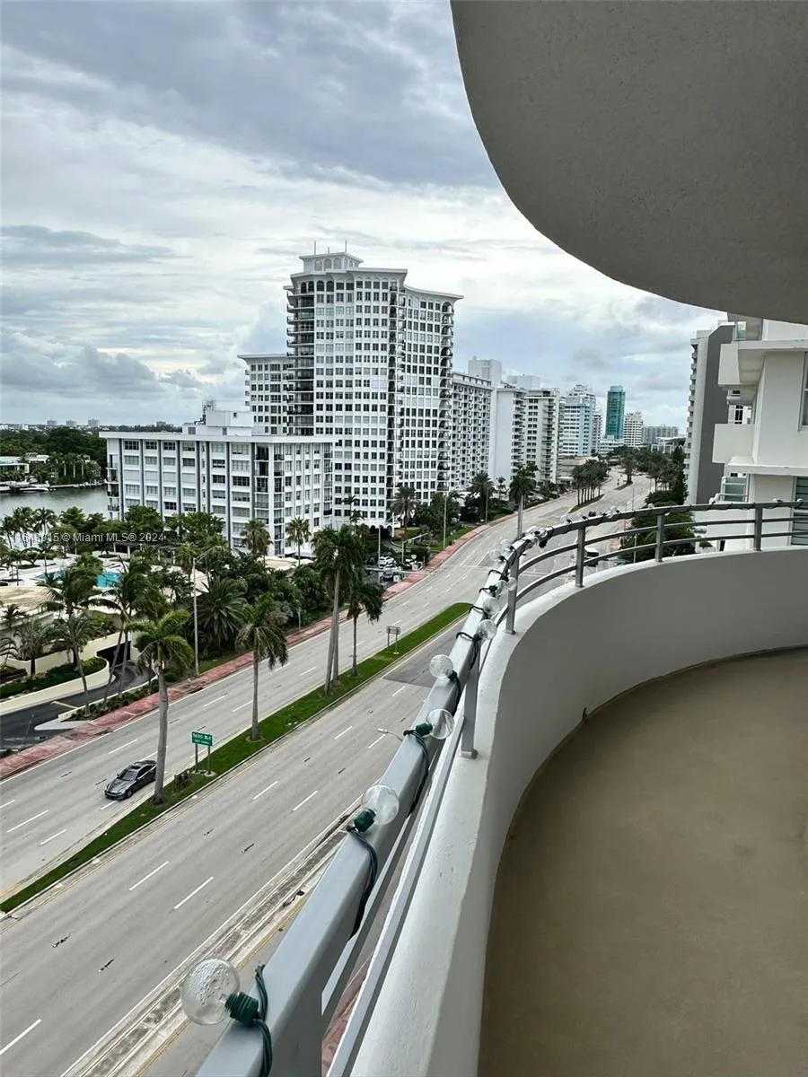 5555 Collins Ave # 10B, Miami Beach FL 33140