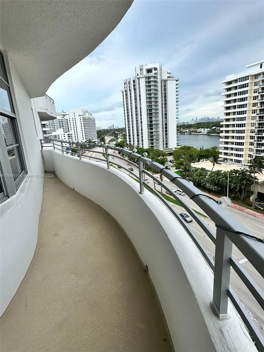 5555 Collins Ave # 10B, Miami Beach FL 33140