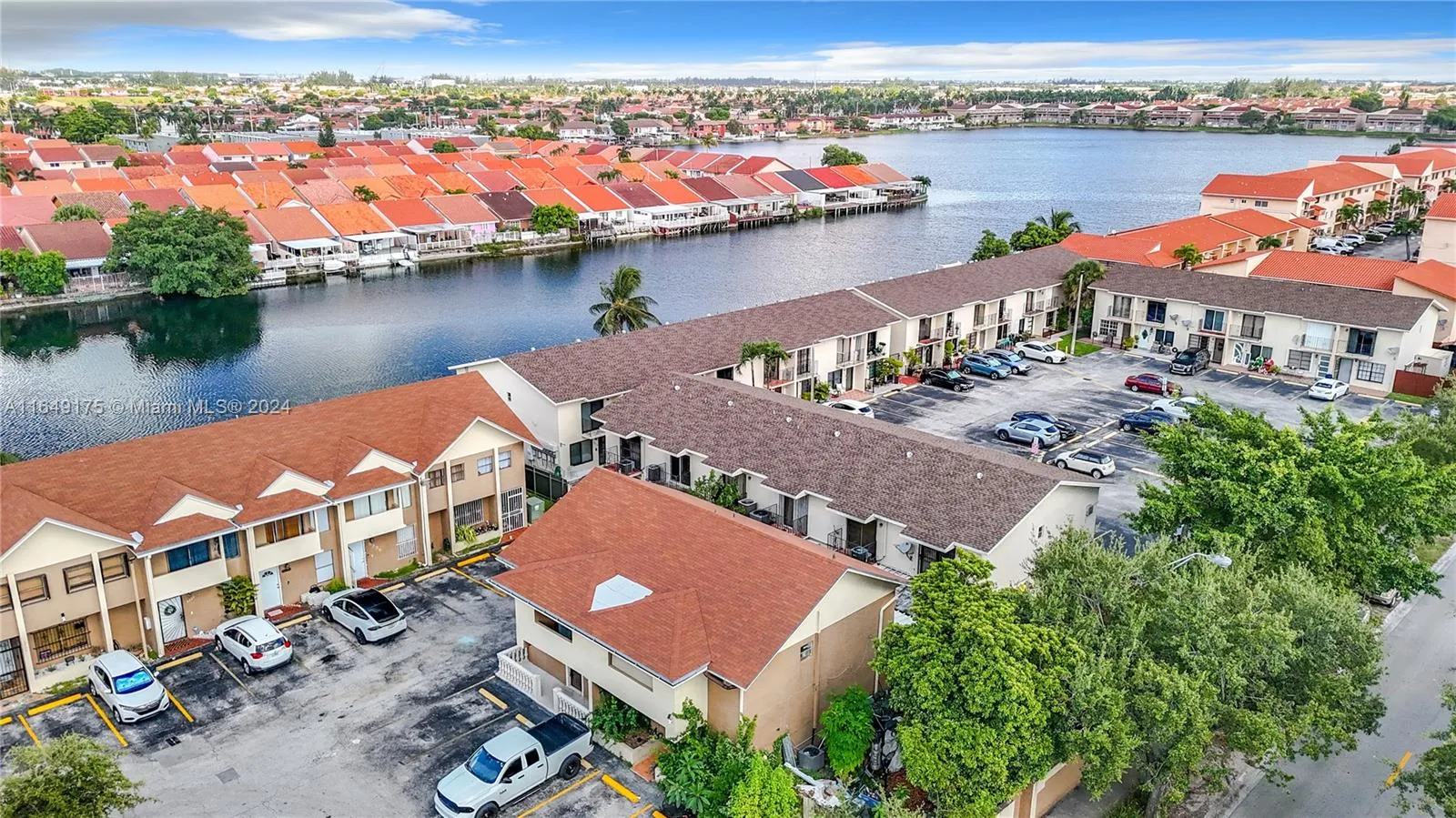 3 bedroom 2 bath for sale at 5350 W 26th Ave # 118, Hialeah FL 33016