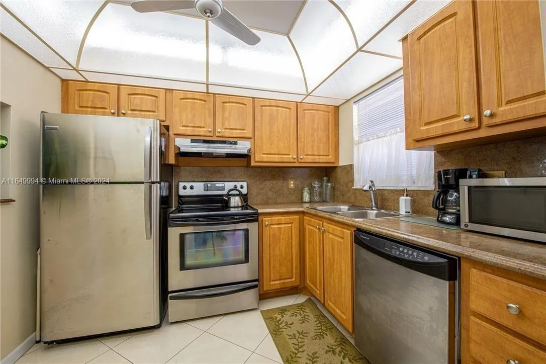 6700 Royal Palm Blvd # 103D, Margate FL 33063