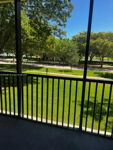 3475 N Country Club Dr # 204, Aventura FL 33180