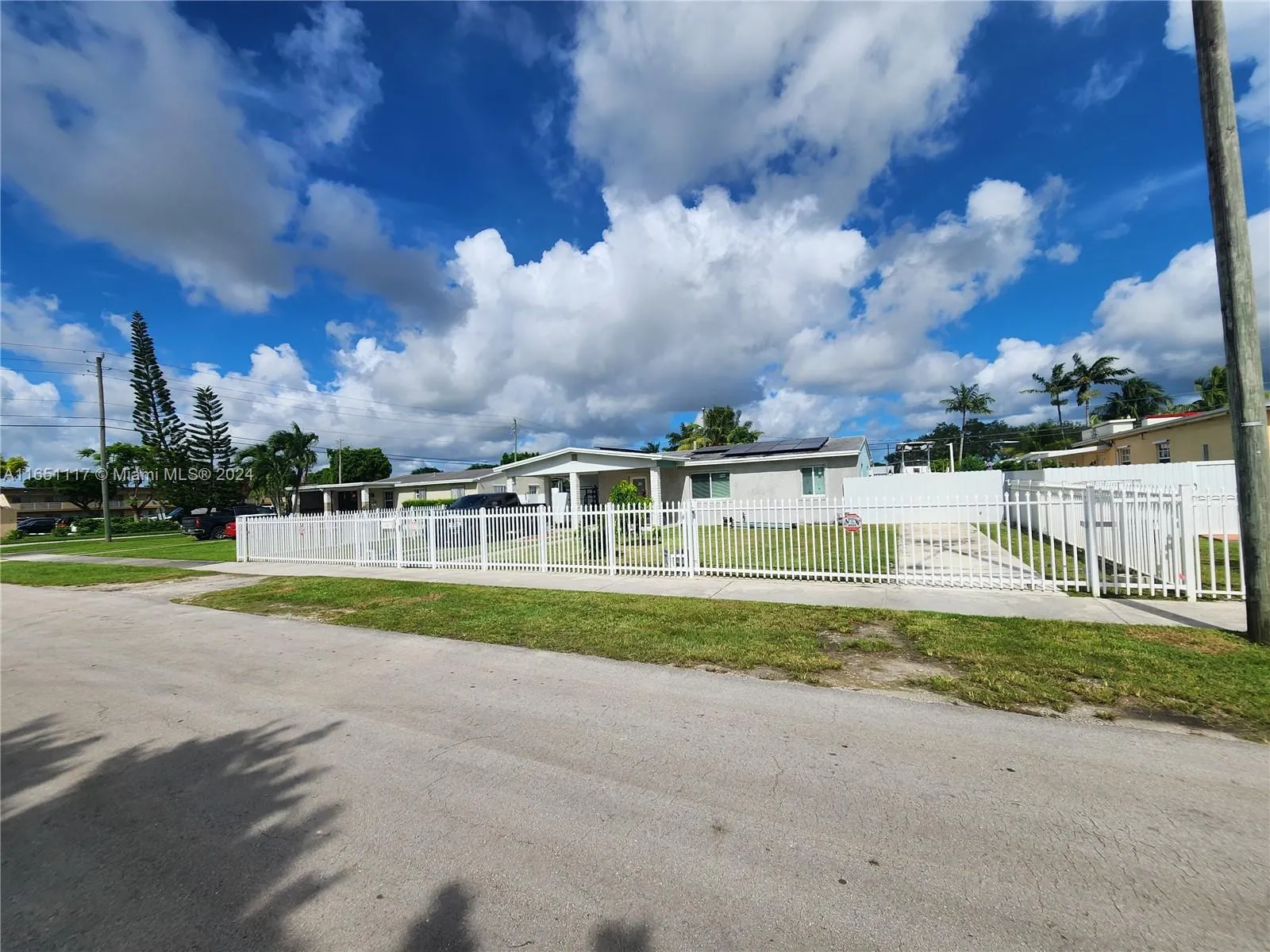 4 bedroom 2 bath for sale at 1025 NE 13th Ave, Homestead FL 33033