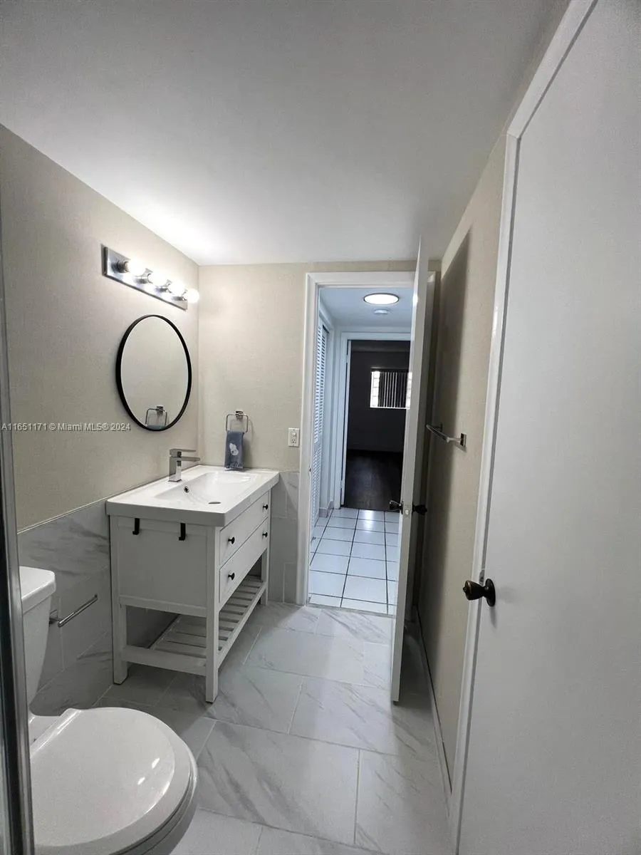9950 SW 88th St # 4, Miami FL 33176