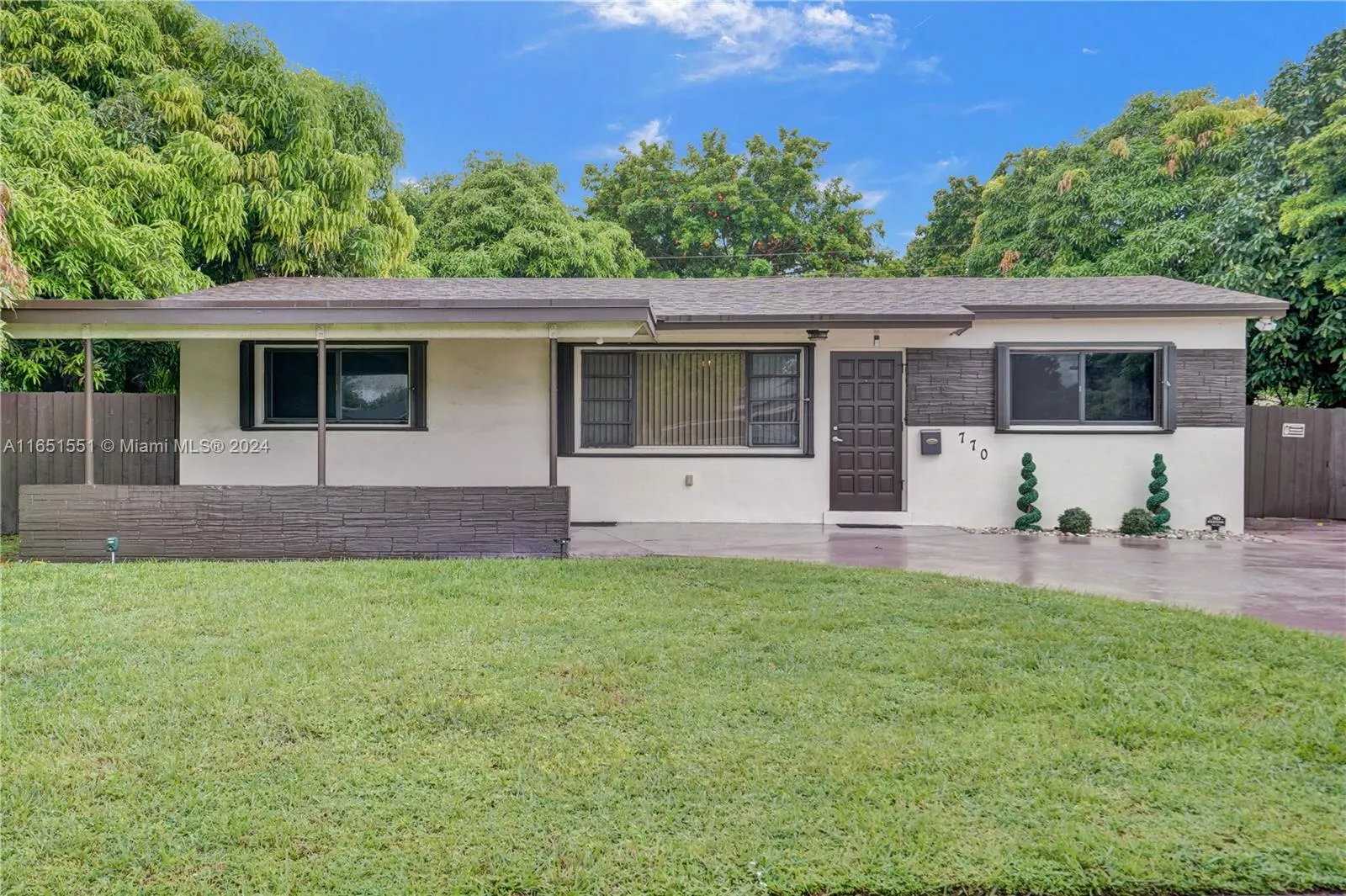 770 NW 175th Dr, Miami Gardens FL 33169