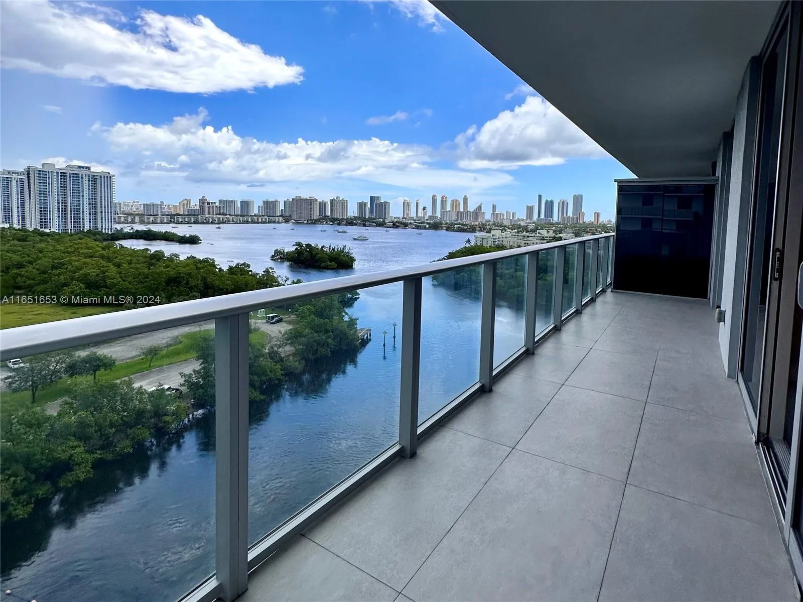 16385 Biscayne Blvd # 1201, North Miami Beach FL 33160