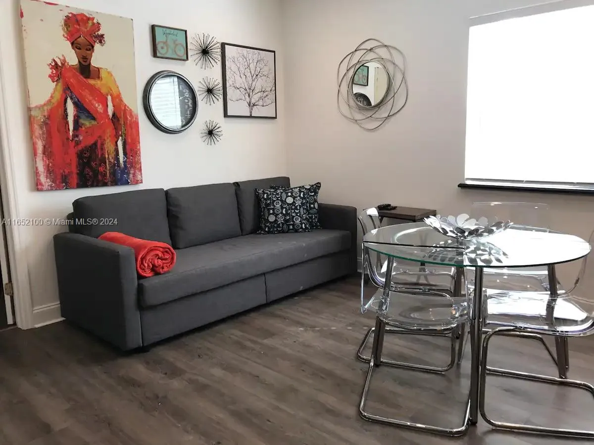 2615 Collins Ave # 24, Miami Beach FL 33140