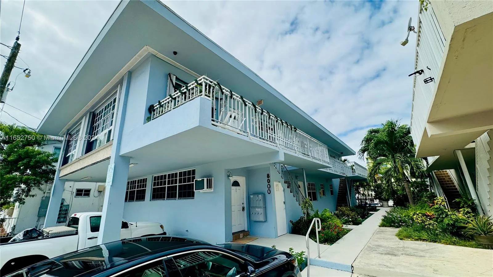 1 bedroom 1 bath for sale at 8000 Tatum Waterway Dr # 1, Miami Beach FL 33141