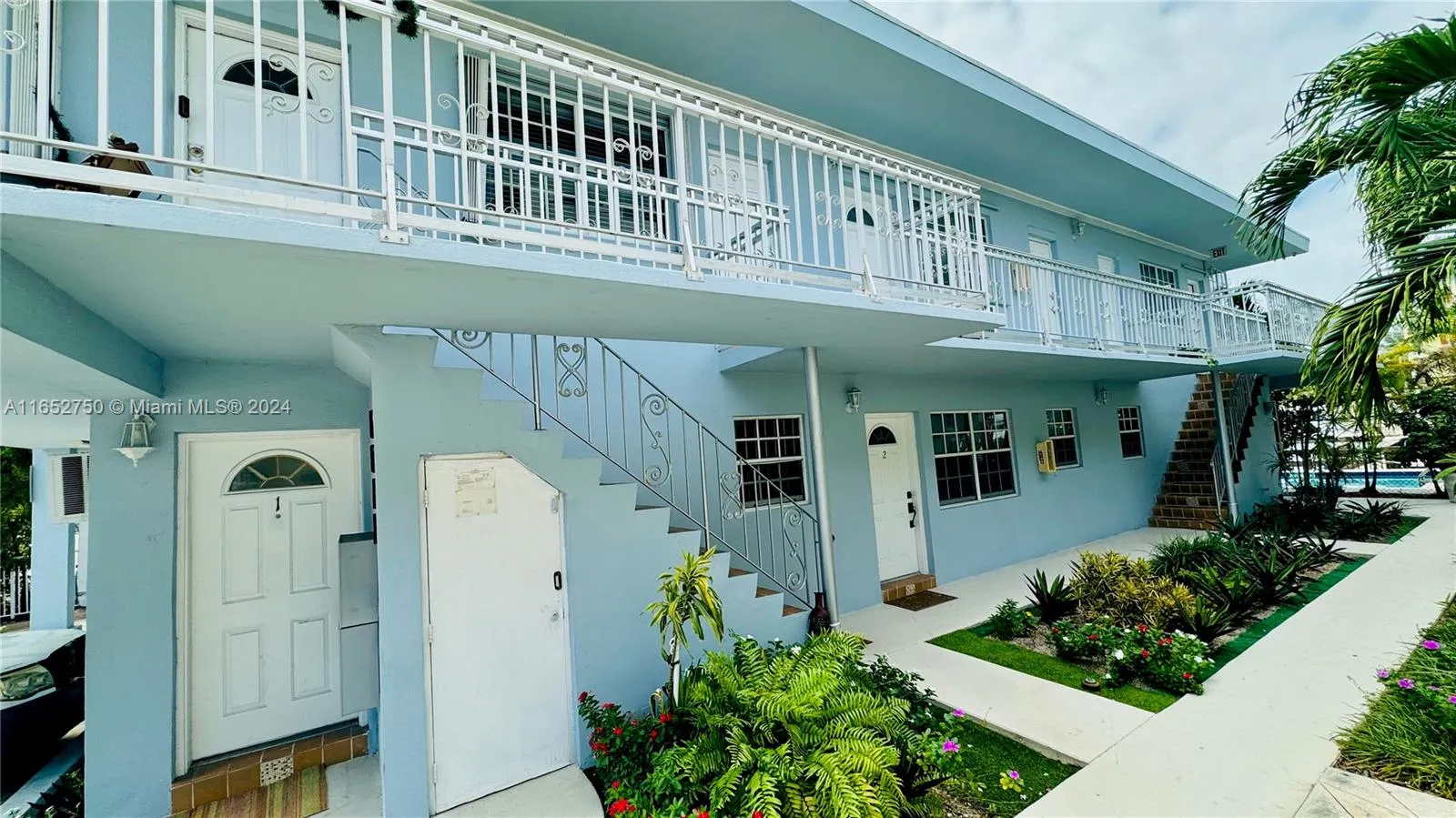 8000 Tatum Waterway Dr # 1, Miami Beach FL 33141