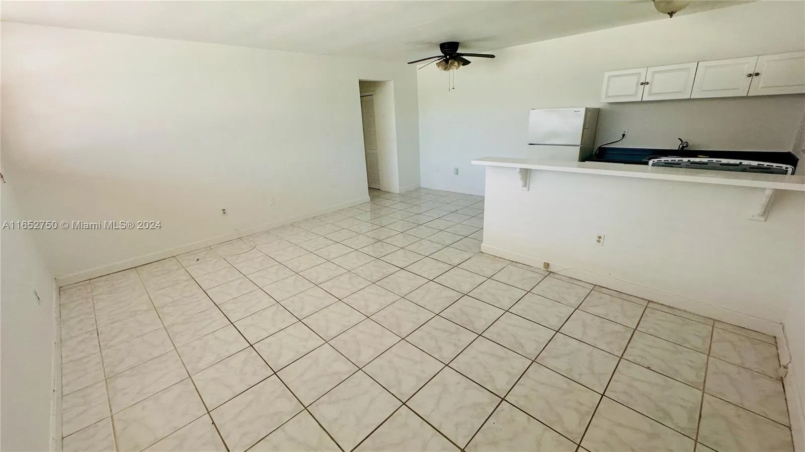 8000 Tatum Waterway Dr # 1, Miami Beach FL 33141