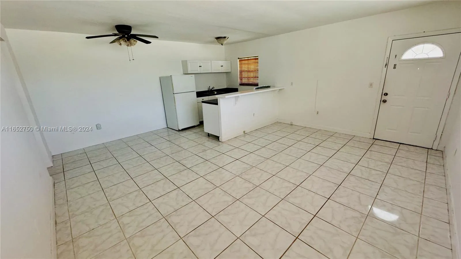 8000 Tatum Waterway Dr # 1, Miami Beach FL 33141