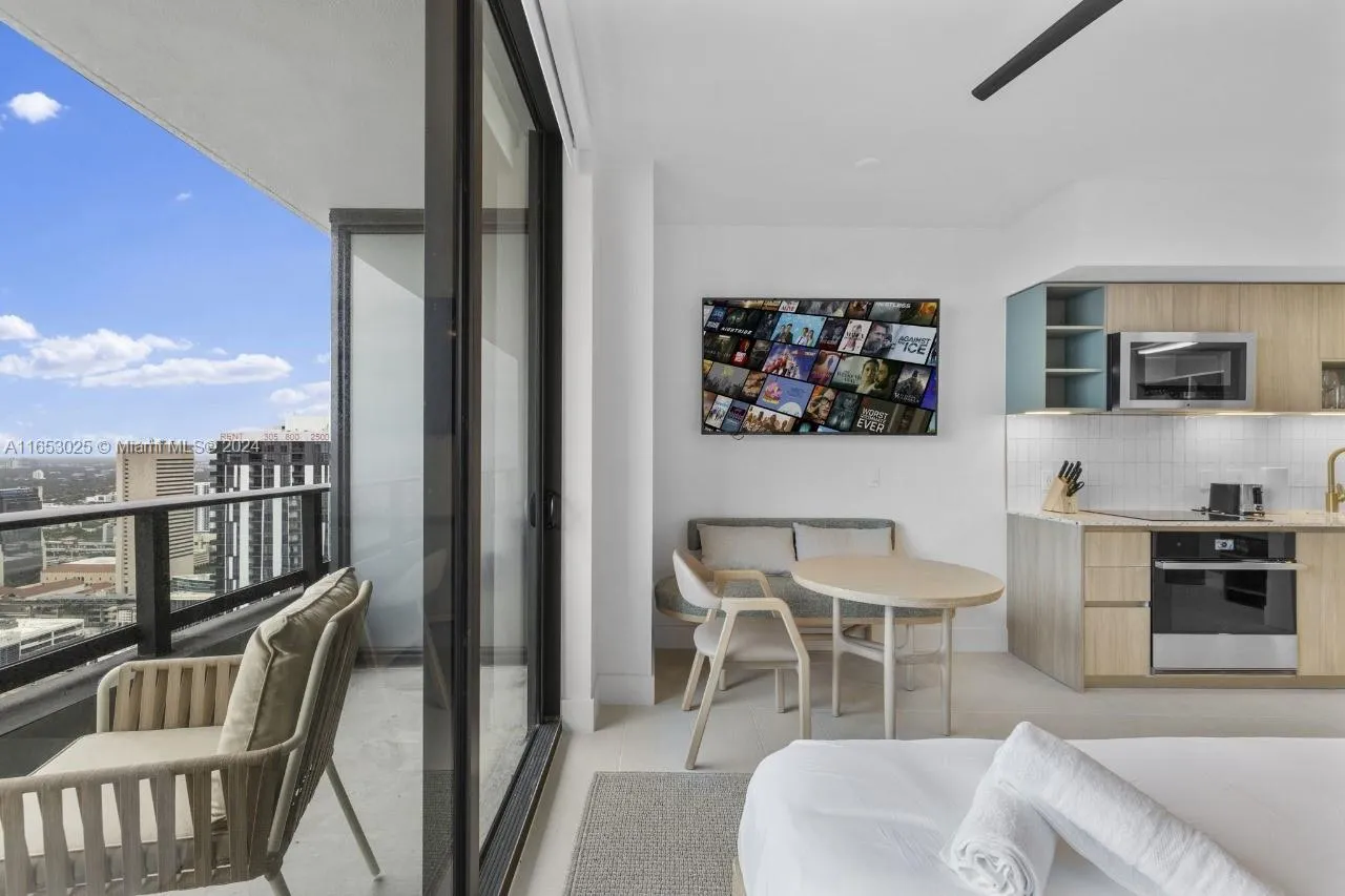 601 NE 1 # 4410, Miami FL 33132