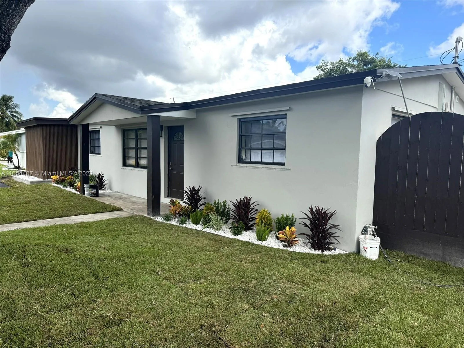 7051 Tyler St, Hollywood FL 33024
