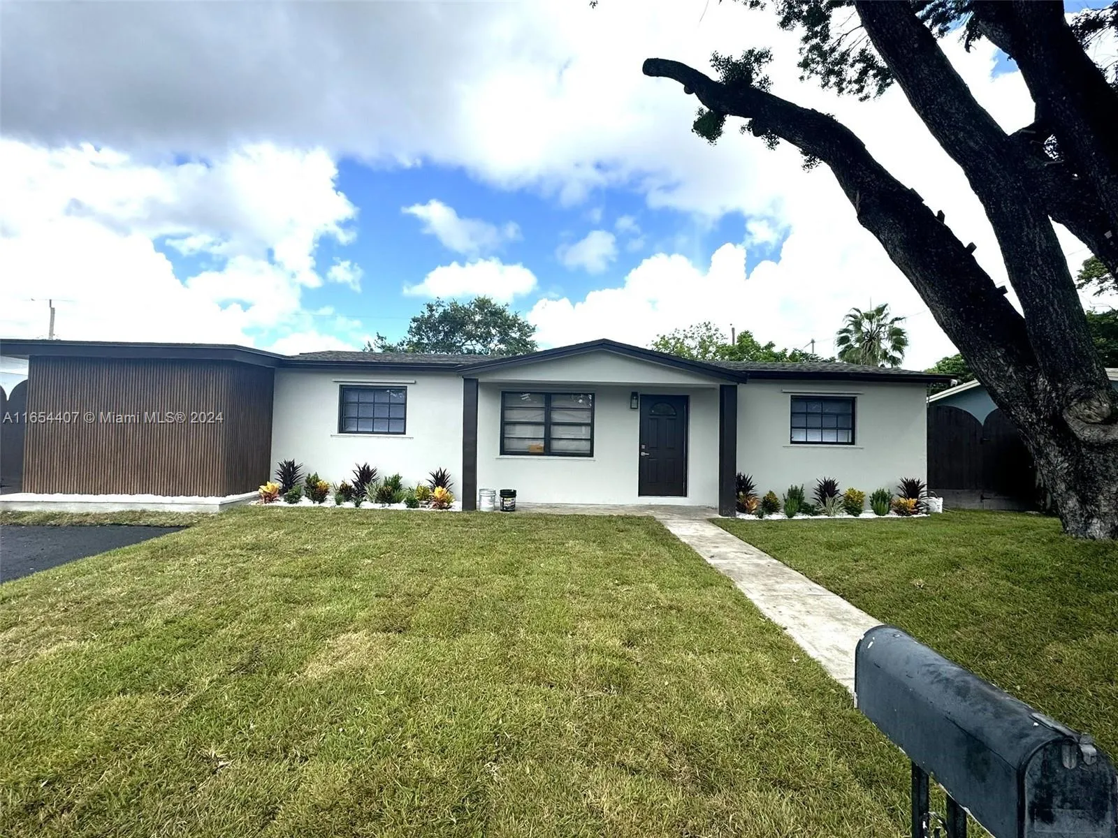 7051 Tyler St, Hollywood FL 33024