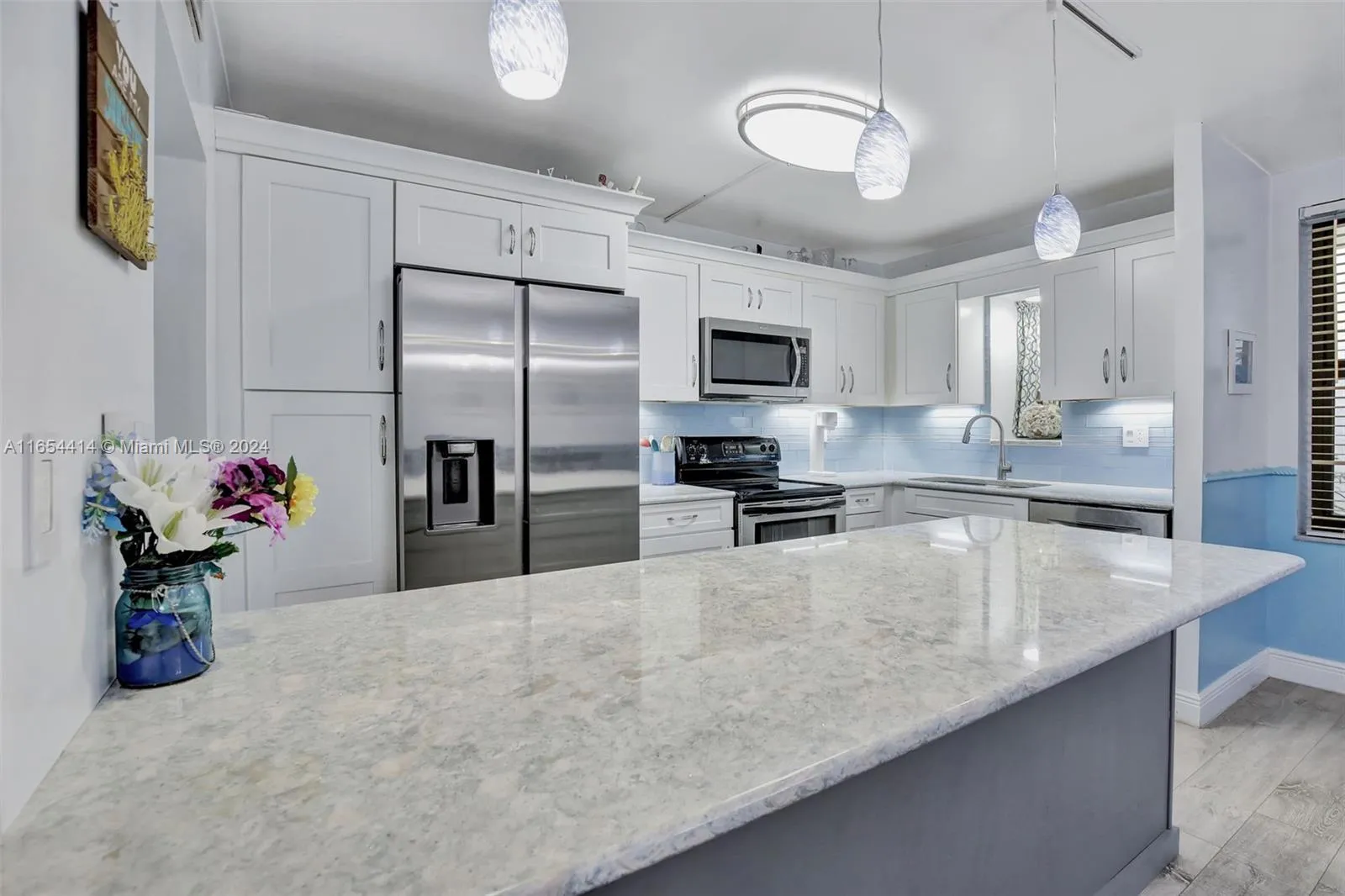 3 bedroom 2 bath for sale at 20381 NE 30th Ave # 7, Aventura FL 33180