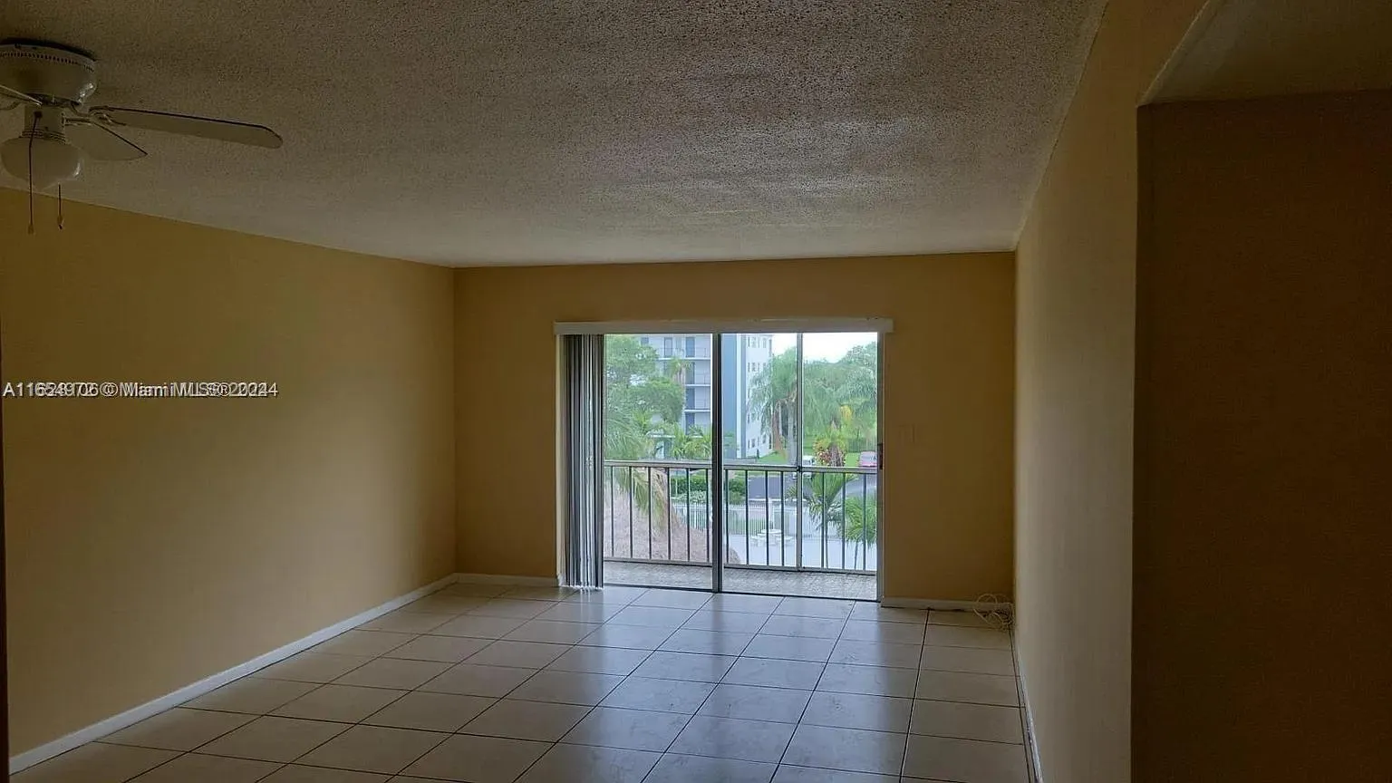 4700 Washington St # 402, Hollywood FL 33021
