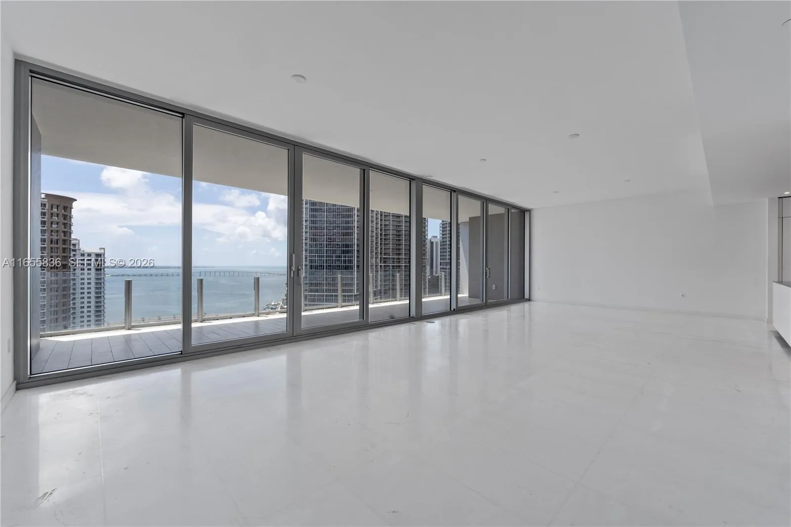300 Biscayne Blvd Way # 2702, Miami FL 33131