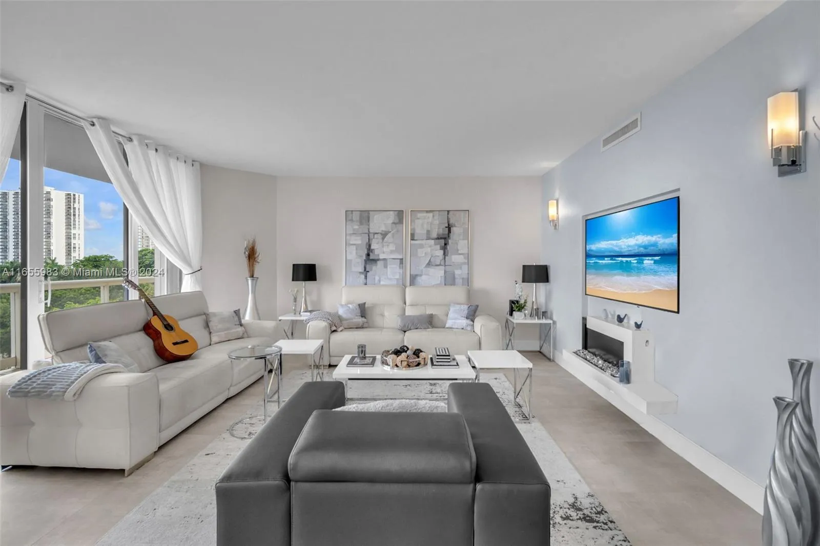 3 bedroom 2 bath for sale at 20191 E Country Club Dr # 601, Aventura FL 33180