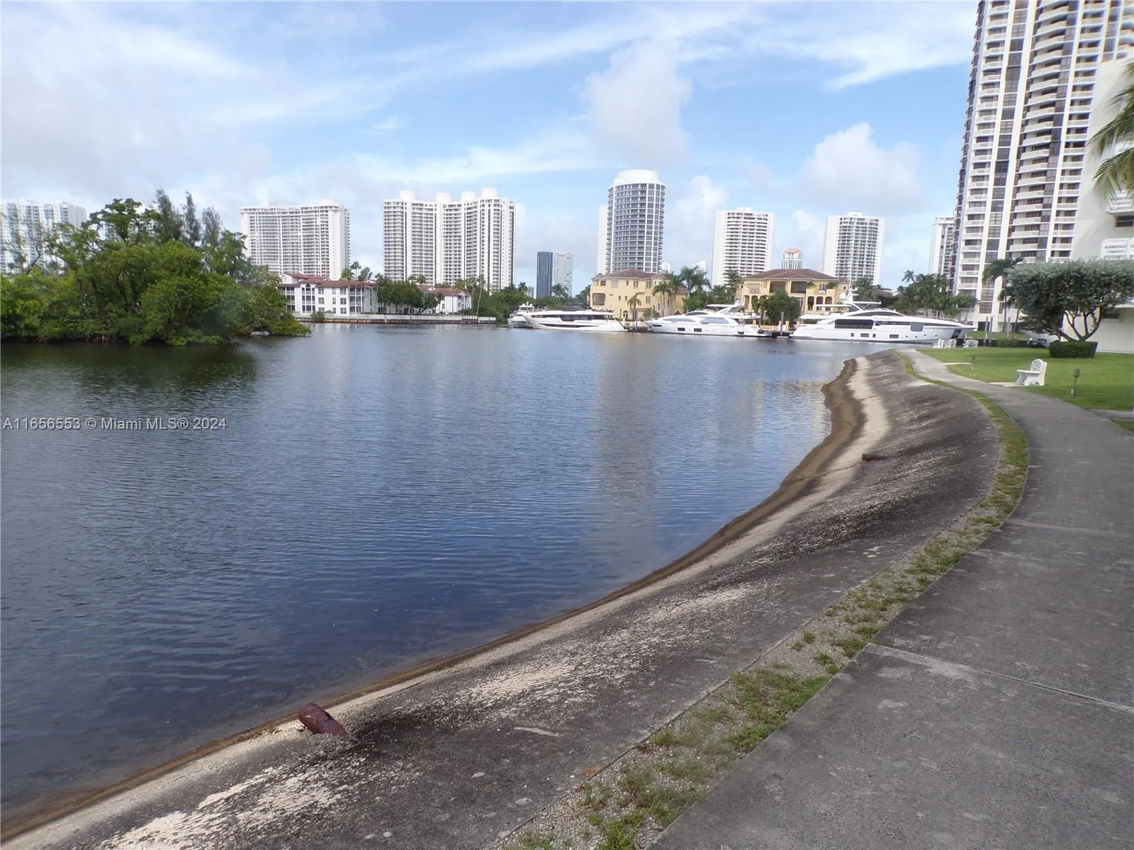 3030 Marcos Dr # T101, Aventura FL 33160