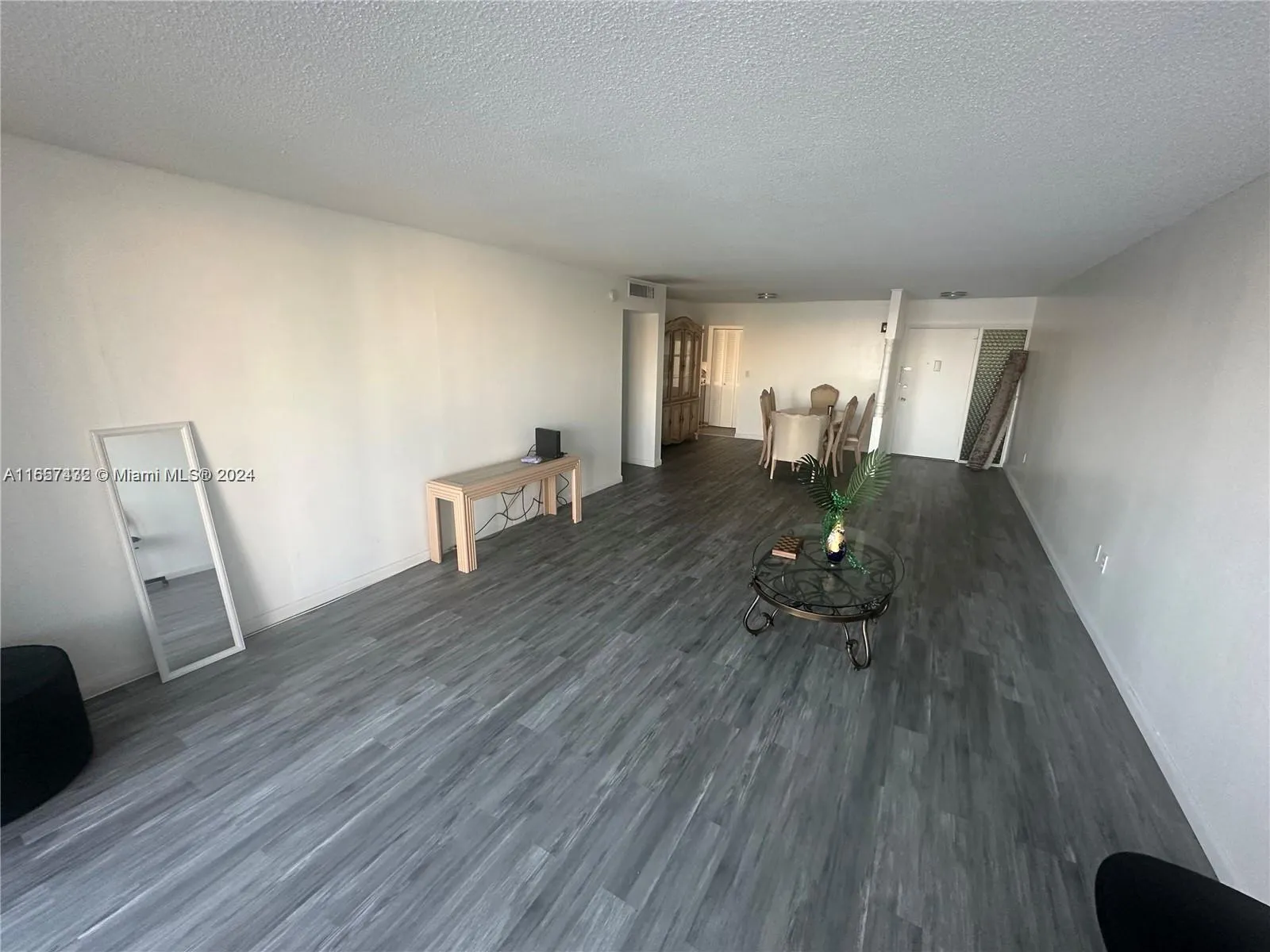 1670 NE 191st St # 3, Miami FL 33179