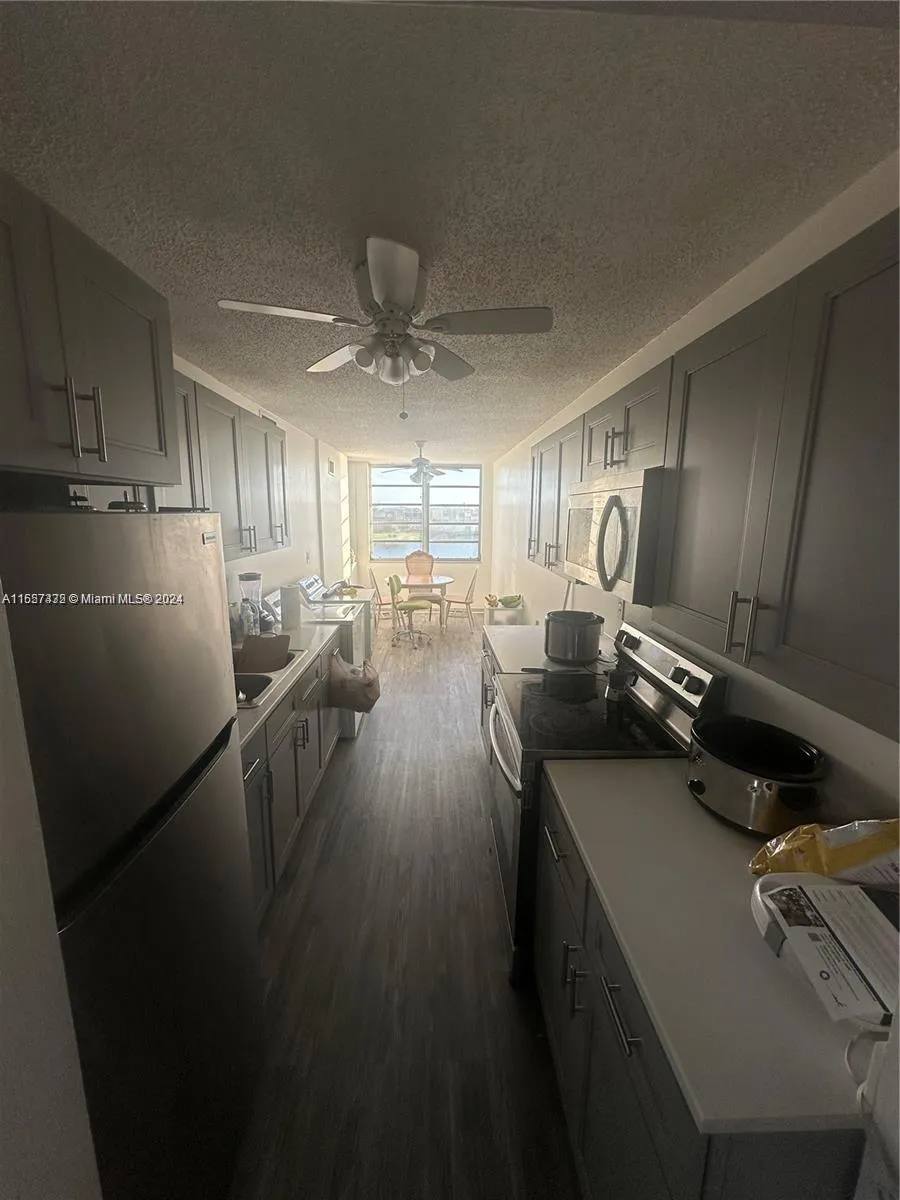 1670 NE 191st St # 3, Miami FL 33179