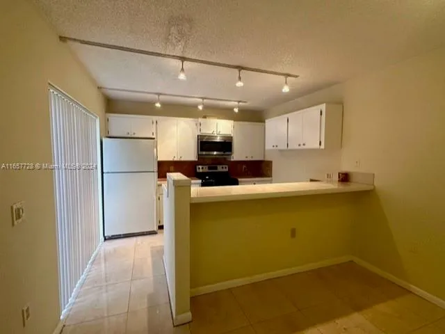 2 bedroom 2 bath for sale at 2610 26th way, Riviera Beach FL 33407