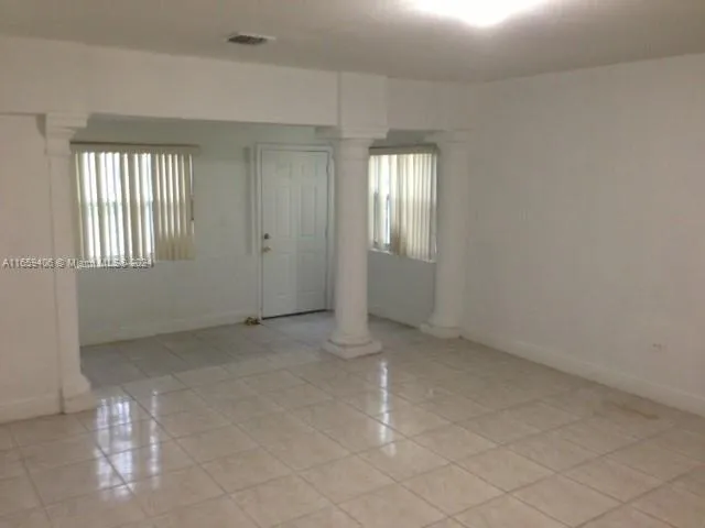 530 NW 53rd St, Miami FL 33127