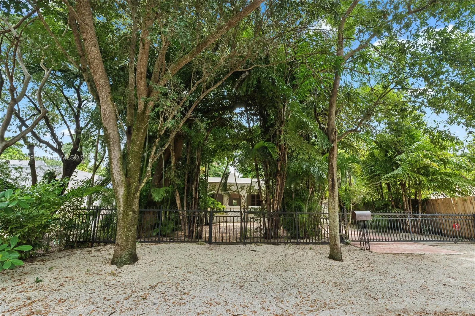 2472 Abaco Ave, Miami FL 33133