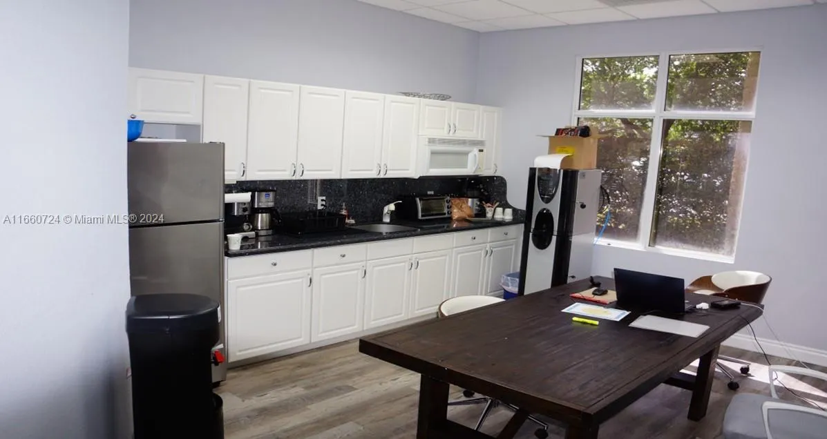 5493 Wiles Rd # 104, Coconut Creek FL 33073