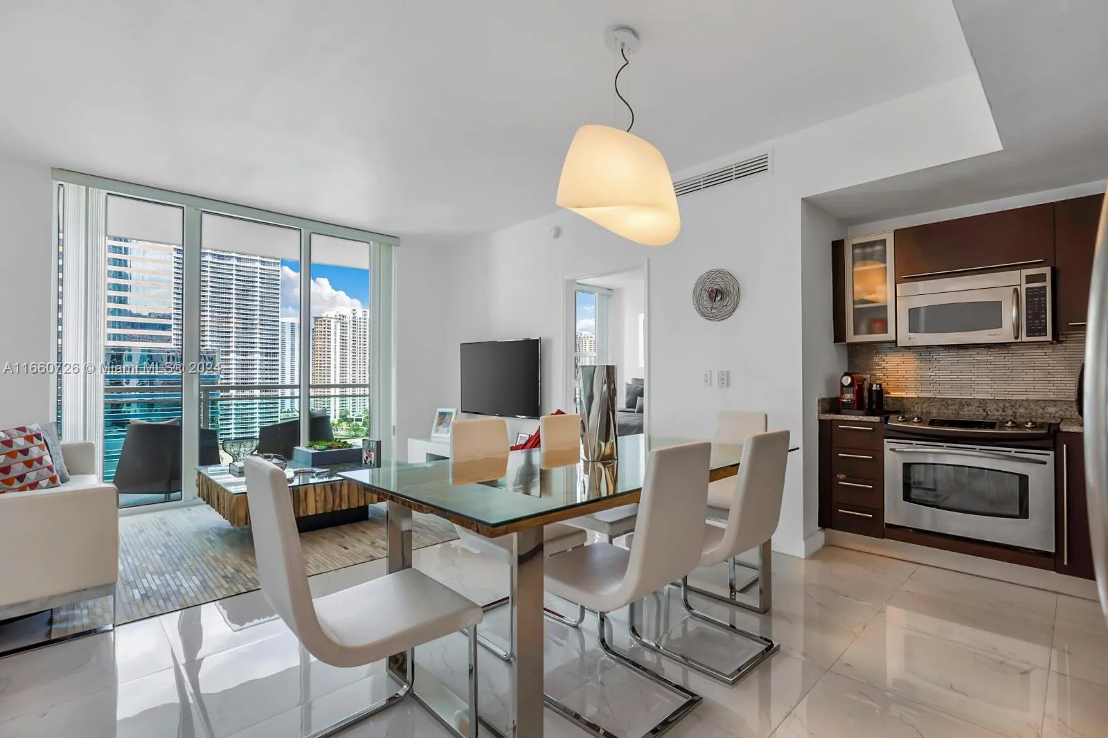 950 Brickell Bay Dr # 1806, Miami FL 33131