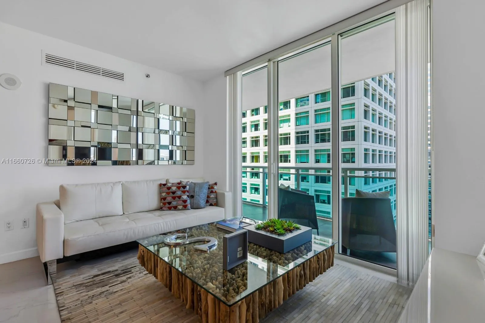 950 Brickell Bay Dr # 1806, Miami FL 33131