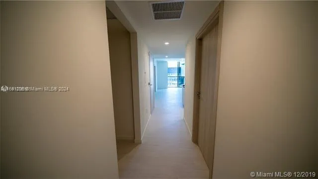 1 bedroom 2 bath for sale at 1000 Brickell Plz # 4905, Miami FL 33131
