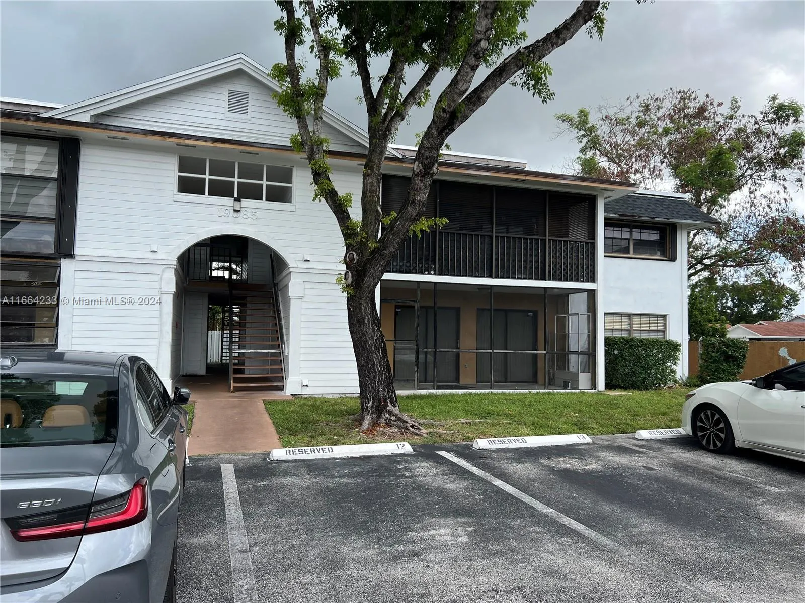 2 bedroom 2 bath for rent at 19085 NW 62nd Ave # 108, Hialeah FL 33015