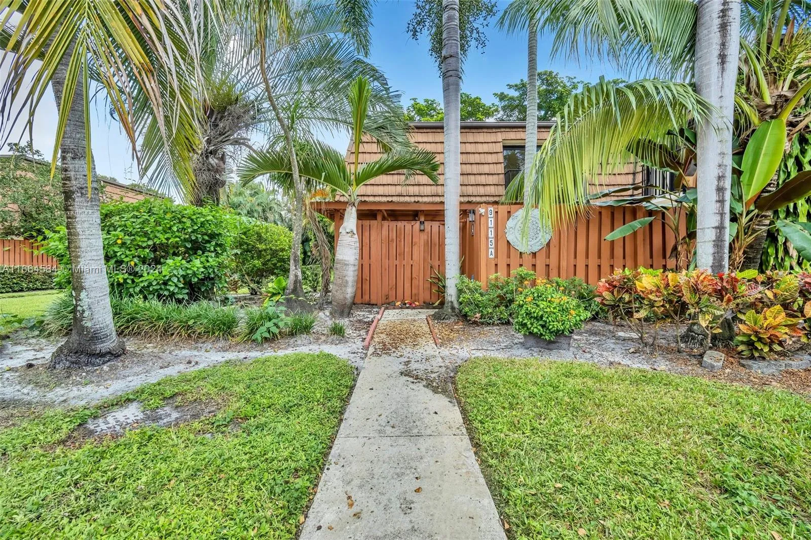 3 bedroom 2 bath for rent at 9115 SW 20th Ct # A, Davie FL 33324