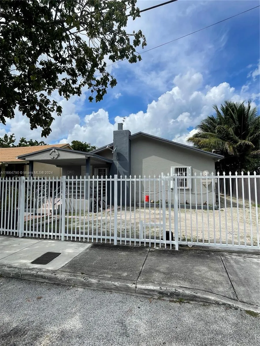 1143 NW 27th St, Miami FL 33127