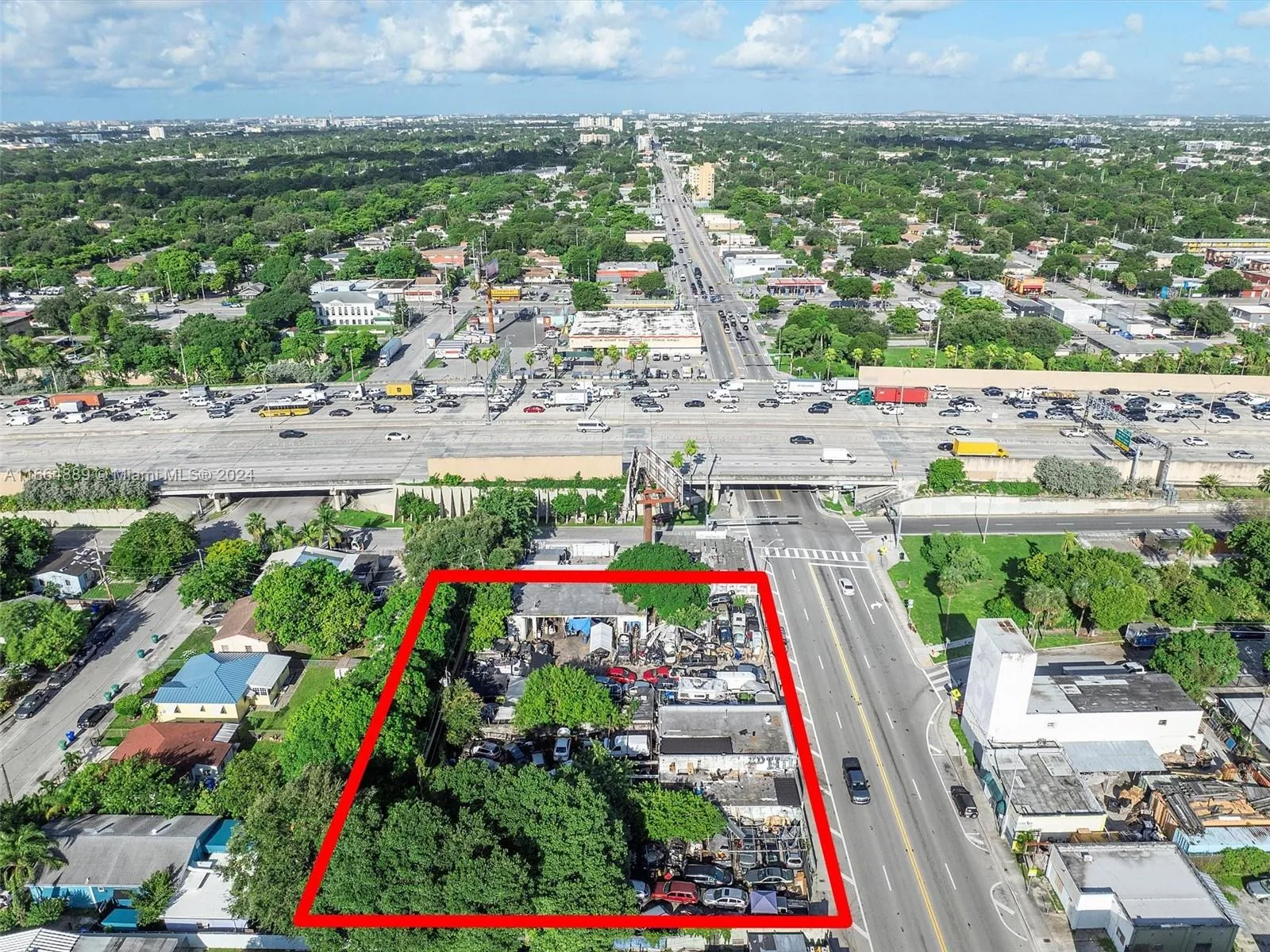 570 NW 54th St, Miami FL 33127