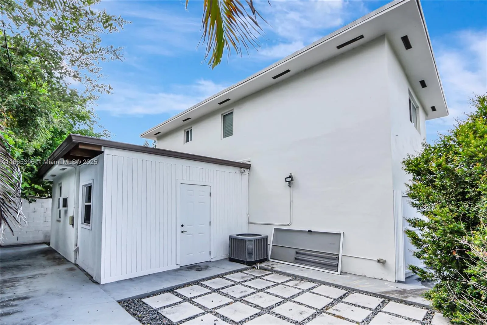 1359 SW 11th St, Miami FL 33135