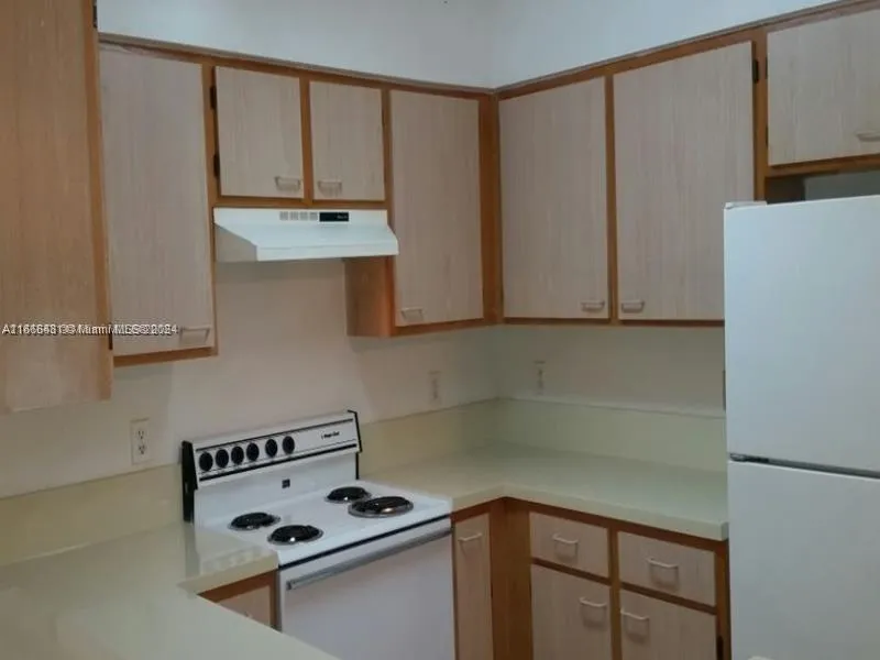 1 bedroom 1 bath for sale at 7630 Westwood Dr # 318, Tamarac FL 33321